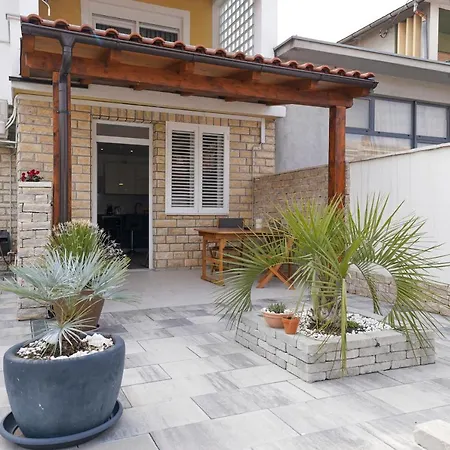 شقة Modern With Loggia Terrace And Parking