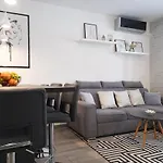 アパート Modern With Loggia Terrace And Parking