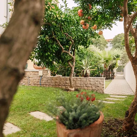 Apartman Modern With Loggia Terrace And Parking