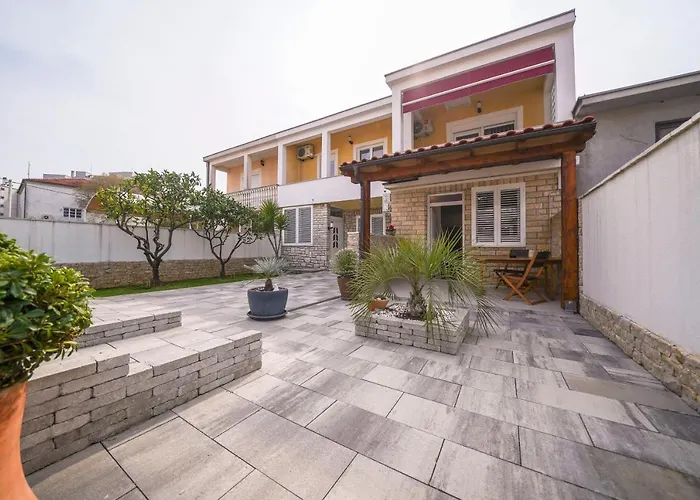 Modern With Loggia Terrace And Parking Apartamento Zadar
