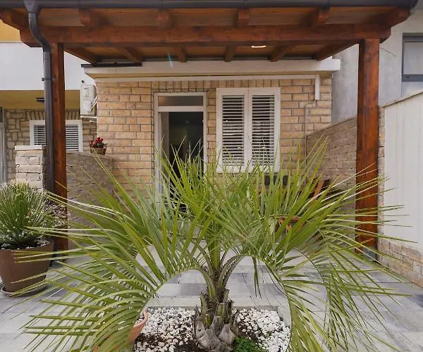Modern With Loggia Terrace And Parking * Zara