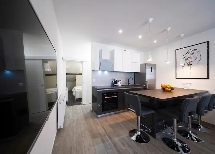 Modern With Loggia Terrace And Parking Apartamento