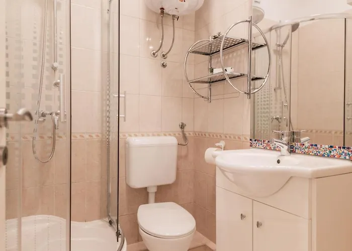 Apartamento Modern With Loggia Terrace And Parking